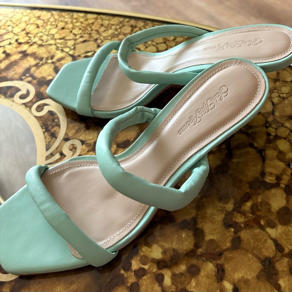 Chic Mint Green Sandals